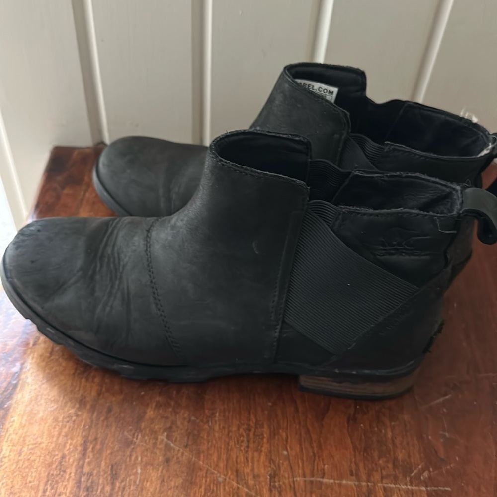 Sorrel size 10 booties